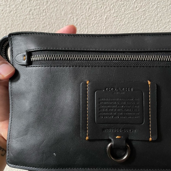 Men’s Coach Rivington Crossbody - Picture 3 of 4